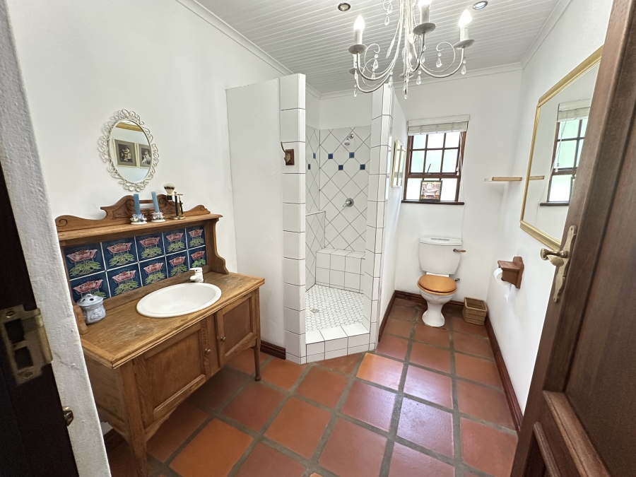 6 Bedroom Property for Sale in Kingfisher Creek Western Cape